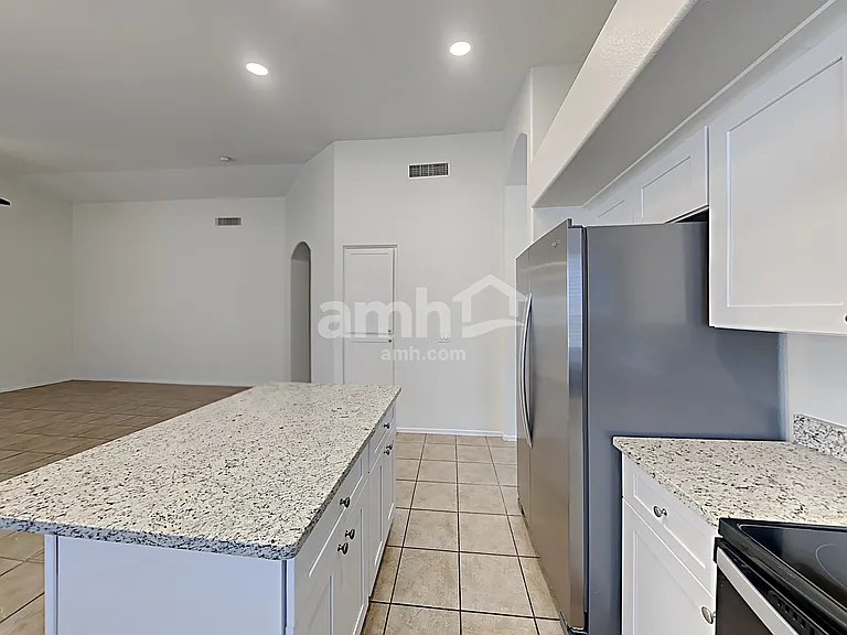 15142 W Eureka Trl — Photo 6