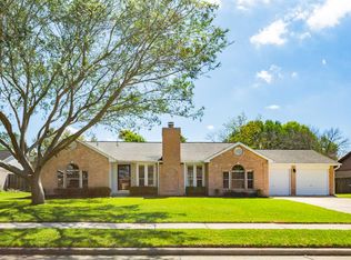 1206 Piney Woods Dr, Friendswood, TX 77546