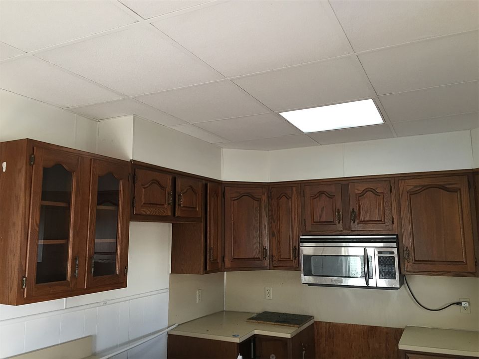2nd image of 1452 Main St