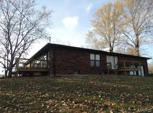 1180 Campground Trl, Greenville, IL 62246