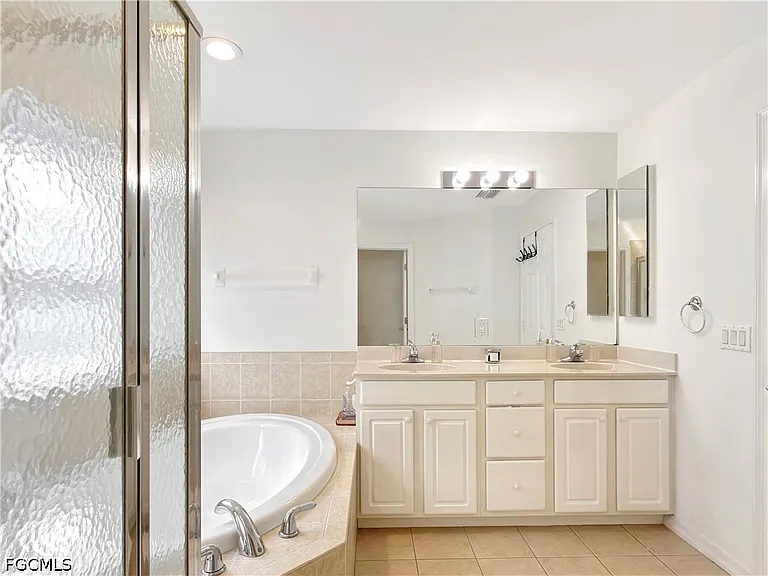 9729 Heatherstone River Ct #3 — Photo 33