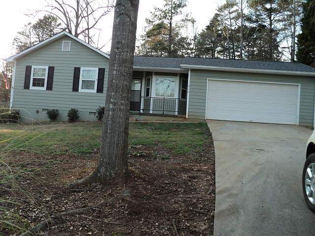 2nd image of 319 Lakeshore Dr