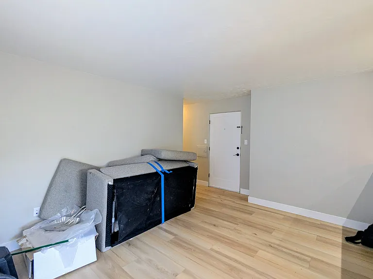 200 N Sherman St #9 — Photo 4