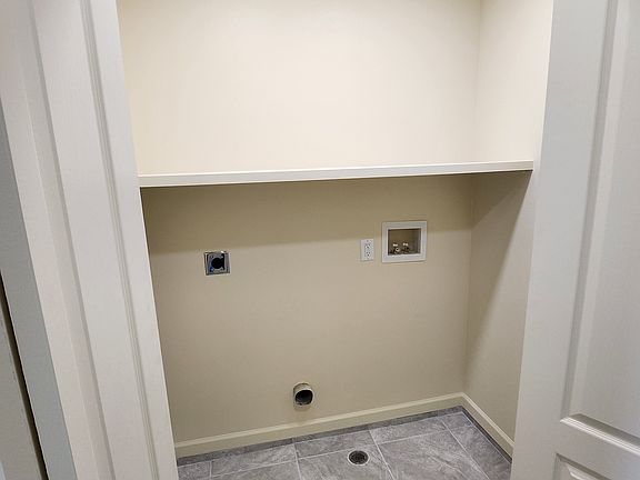 Washer & Dryer hook ups