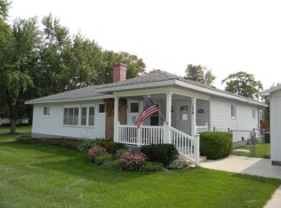 110 E Maple Ave, Scottville, MI 49454