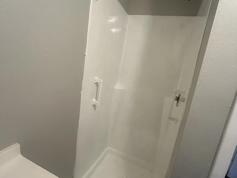 Oakridge Apts — Photo 8
