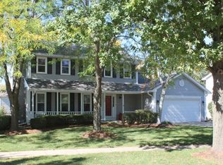 150 Richmond Ct, Roselle, IL 60172