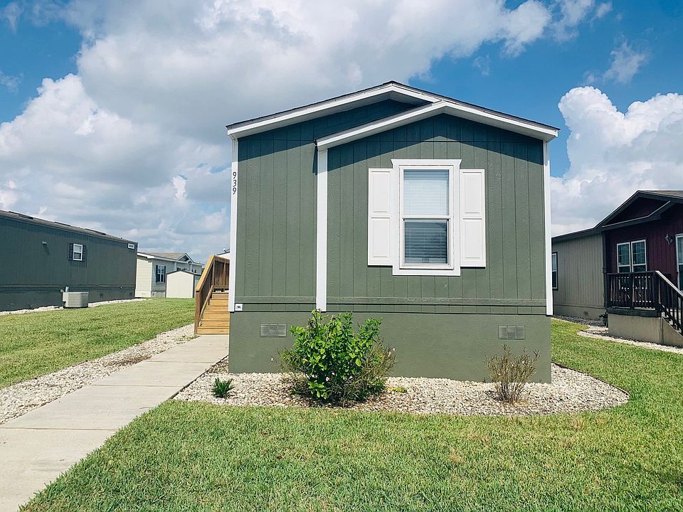 1st image of 920 Century Plaza Dr #30