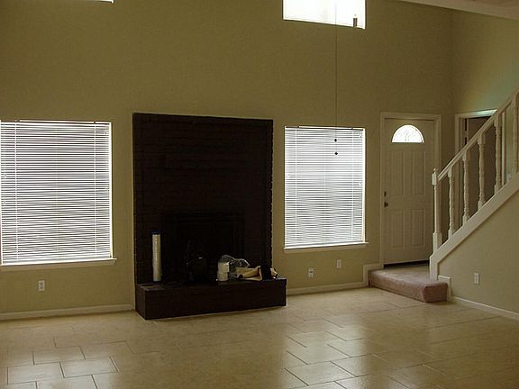 4th image of 635 Charidges Dr