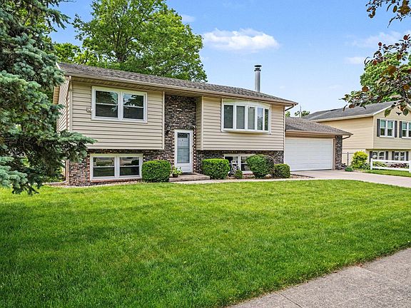 3rd image of 2801 Crabapple Ln
