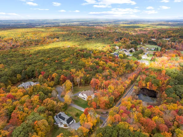 17 Villa Louisa Road, Glastonbury, CT 06033