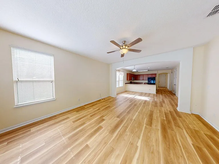 15707 Lexington Park Blvd — Photo 10