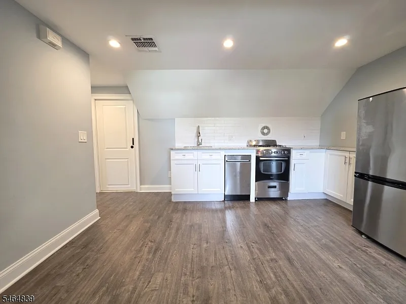 1 bed, 1.0 bath, $1,850 — Photo 4