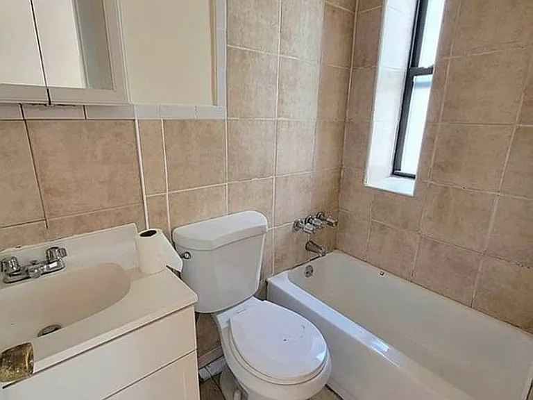 124 E 107th St #10 — Photo 5