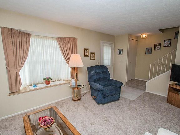 3rd image of 9959 Magnolia Dr #11
