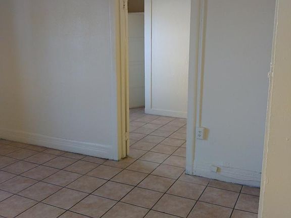3rd image of 2100 S Central Ave #3