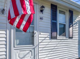 40 Draper Ave, Middletown, RI 02842