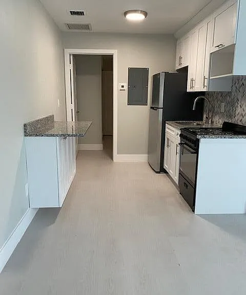 3260 Hi St #B — Photo 5