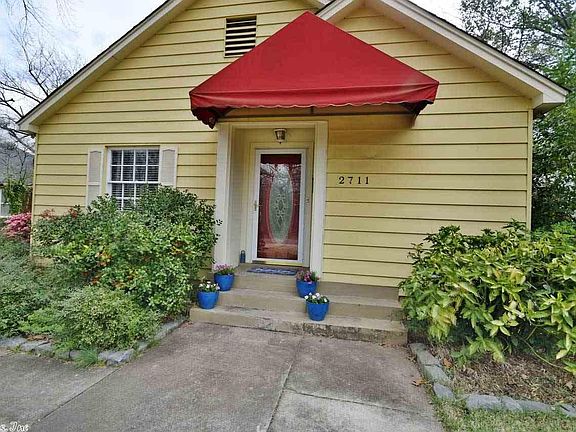 3rd image of 2711 N University Ave