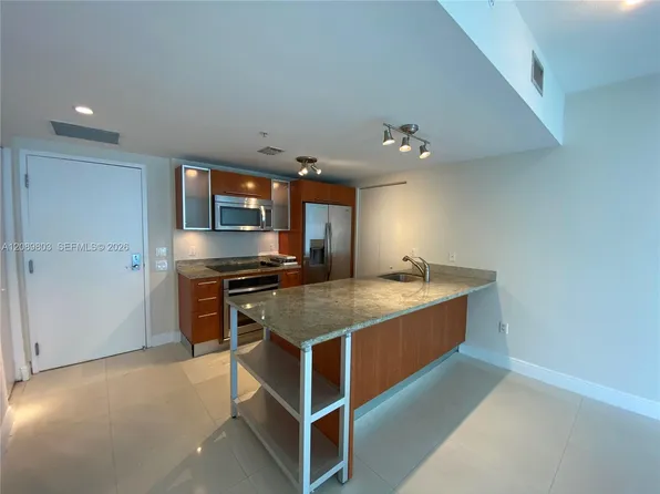 185 SW 7th St, Miami, FL