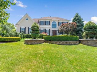 14 Sire Stakes Dr, Tinton Falls, NJ 07724