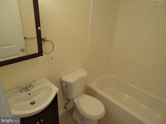 3rd image of 332 N 41st St