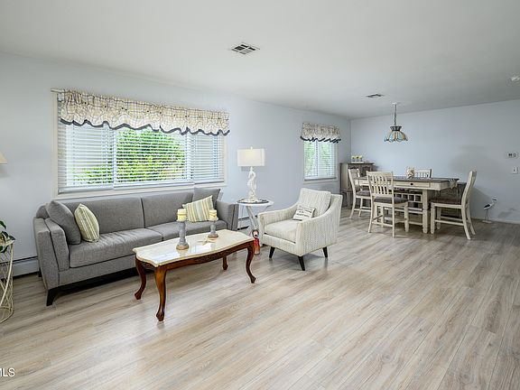 5th image of 75 Chesterfield Lane