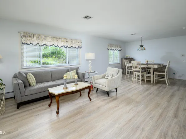 75 Chesterfield Lane, Toms River, NJ 08757