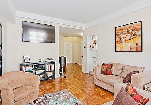 4th image of 300 E 57th St APT 17E