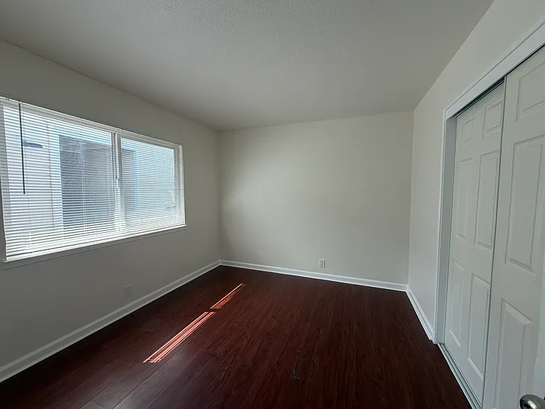 Haller Court — Photo 15