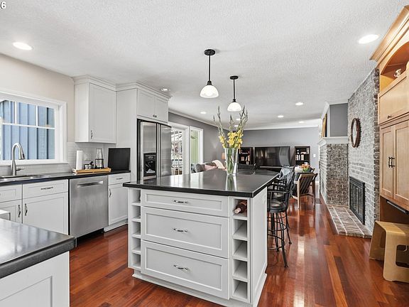 4th image of 19363 SE Debora Dr