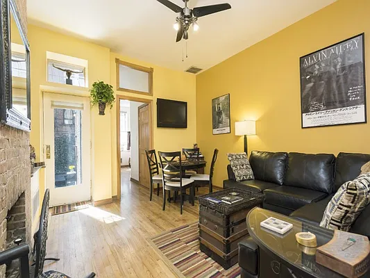 Sold by Sotheby's International Realty | media 10