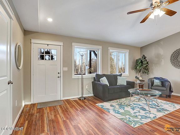 3rd image of 2569 S Knollwood Dr