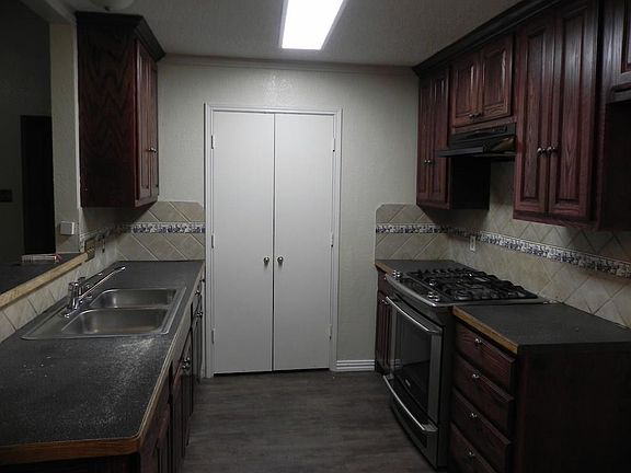 4th image of 5227 Gurley Ave