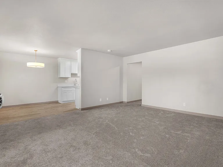River Walk Apartments — Photo 22