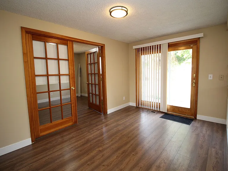 5536 SE Harlow St — Photo 6