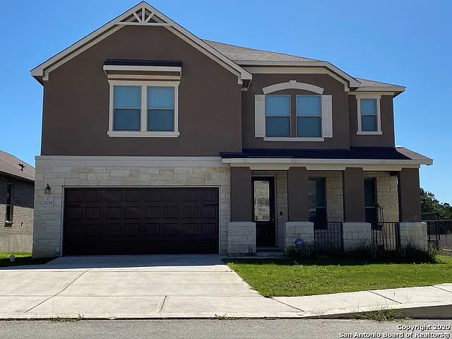 5 bed, 2.5 bath, 3426 sqft, $2,925 — Photo 2