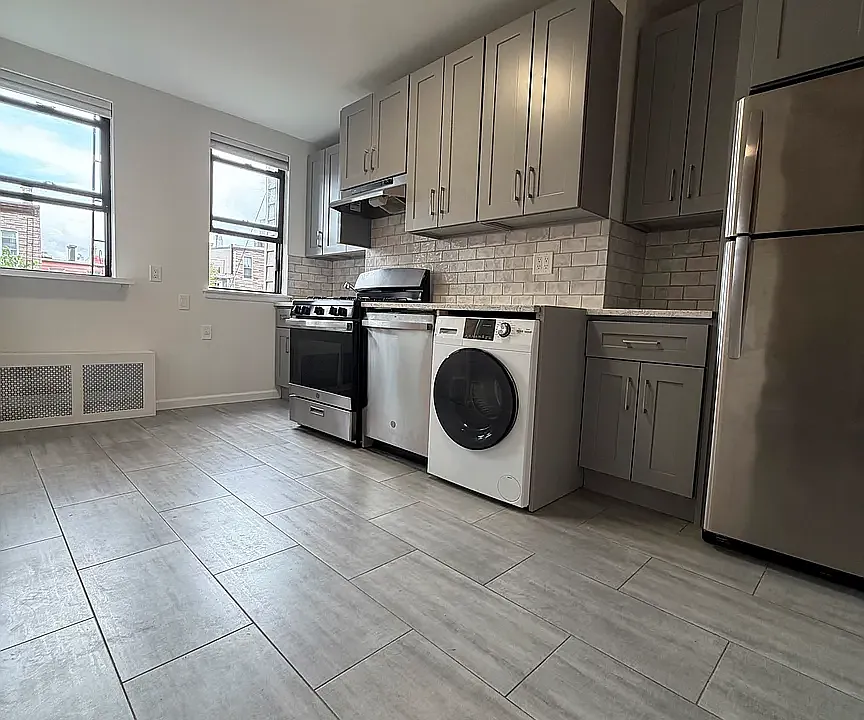 616 Manhattan Ave #3R