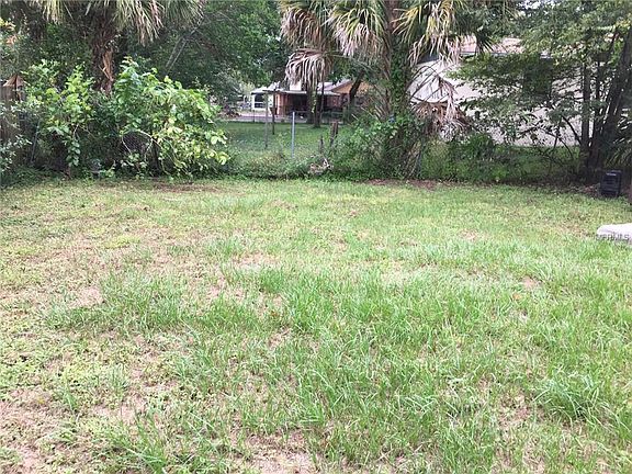 5th image of 3707 E Grove Ave