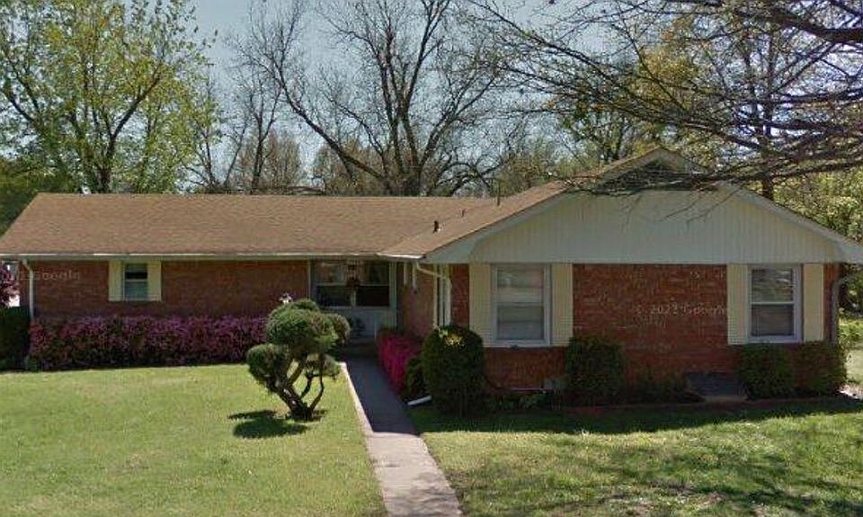2nd image of 3746 E 37th Pl