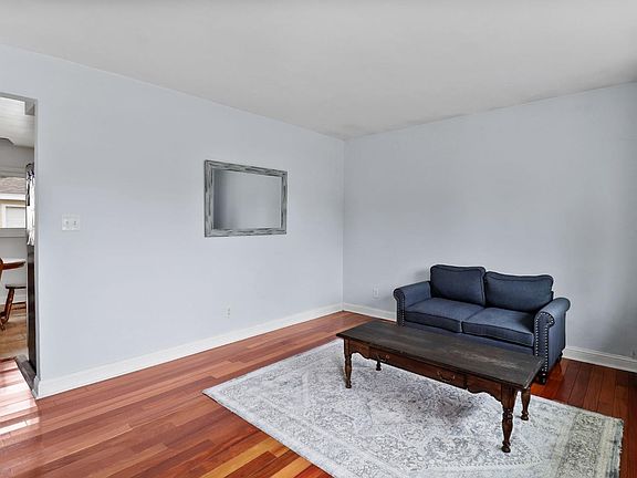 4th image of 9326 Ellen Dr