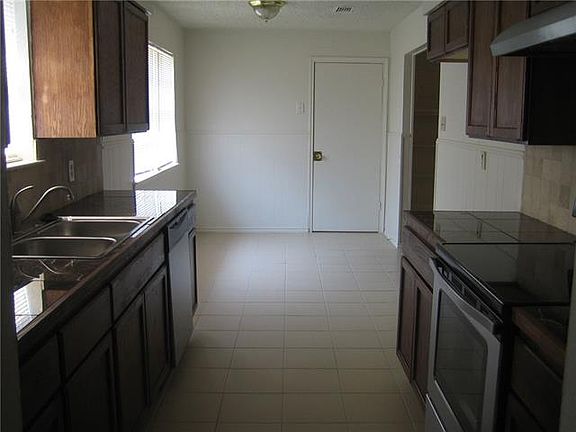 4th image of 3409 Willowcrest Dr
