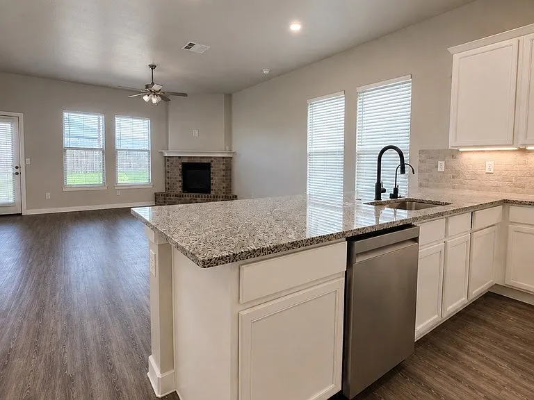 2617 Ivy Ct — Photo 4