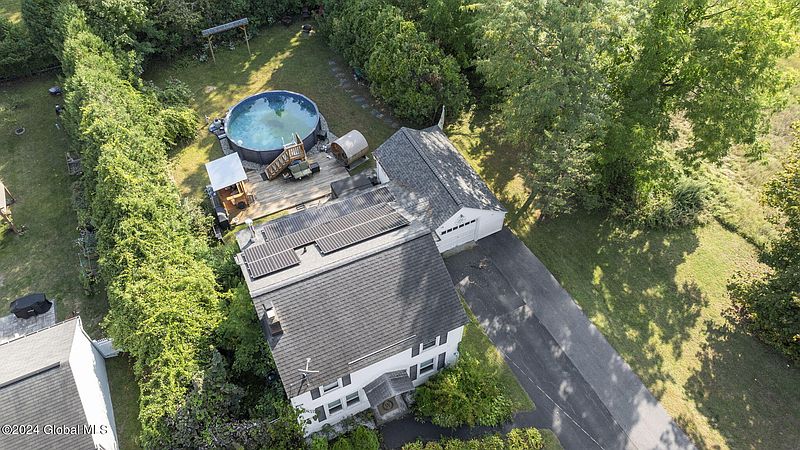 3rd image of 4 Baker Avenue