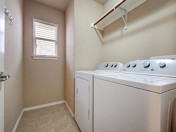 5th image of 11017 Short Springs Dr