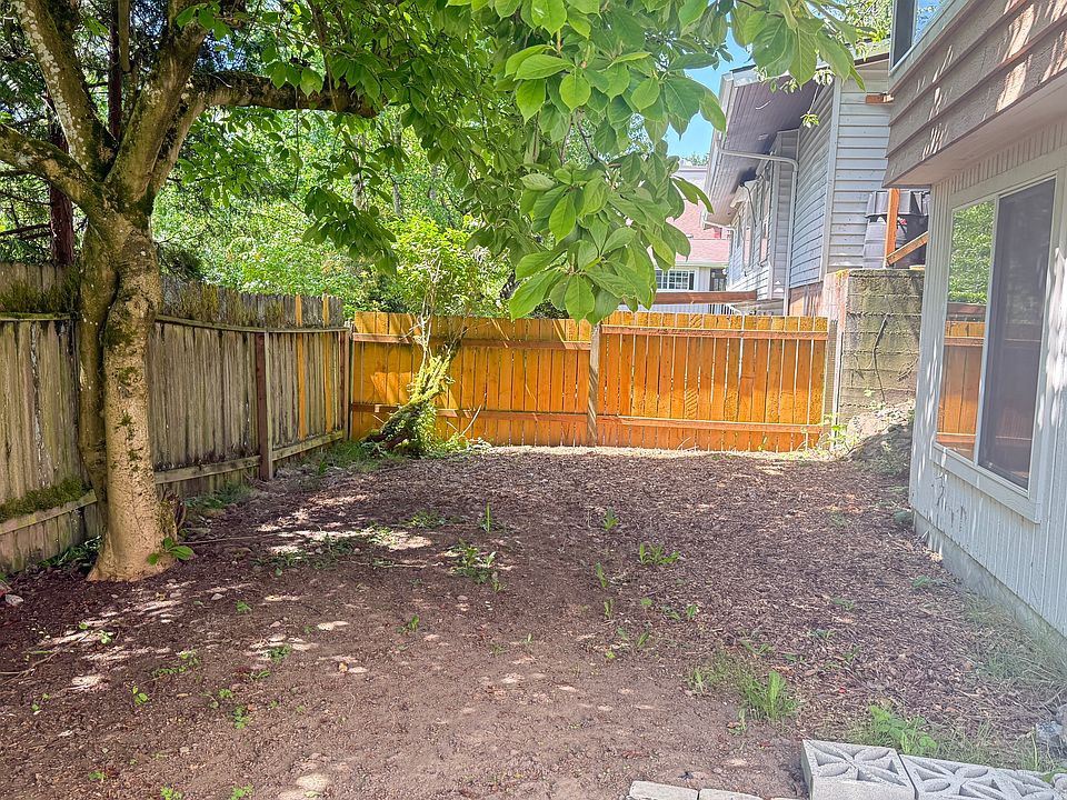 back yard, entrance