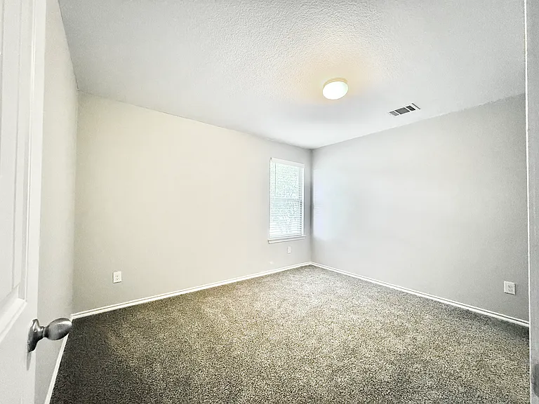 251 Cyrus St — Photo 27