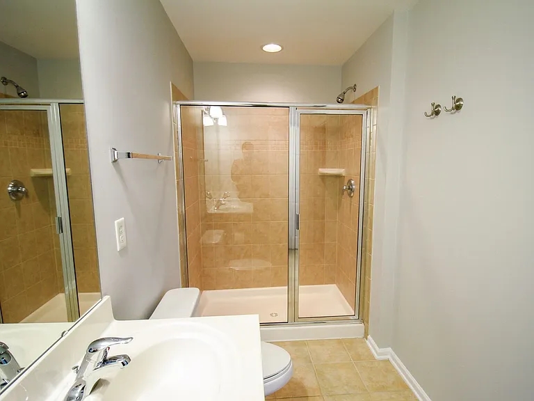 264 W Bland St — Photo 9