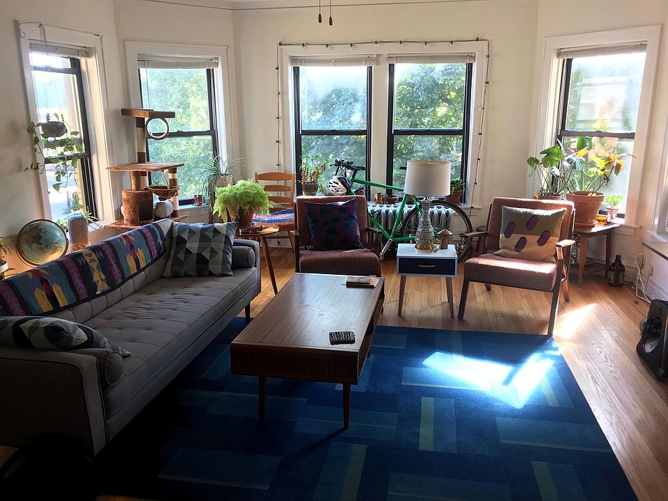1st image of 4502 N Maplewood Ave #2