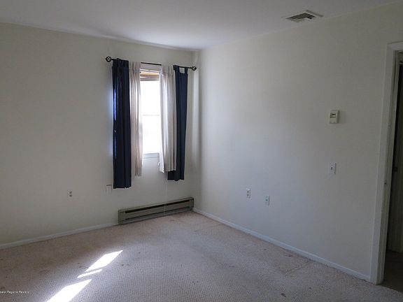 4th image of 88 Norwalk Avenue